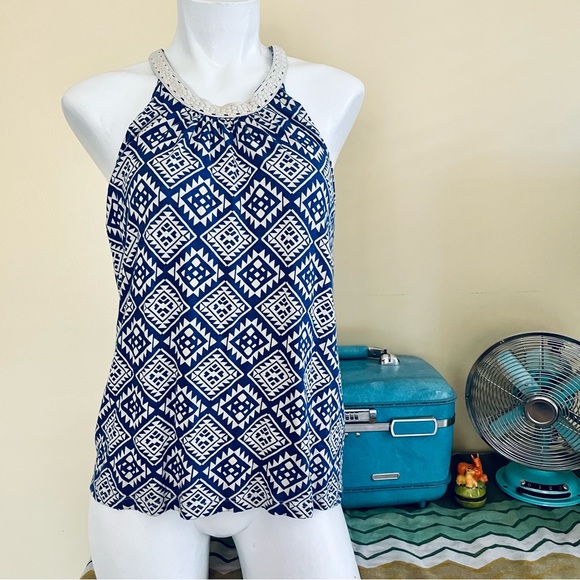 Lucky Brand Tops - Lucky 🍀 Brand geometric pattern top